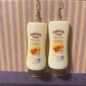 Mini Brands Hawaiian Tropic earrings